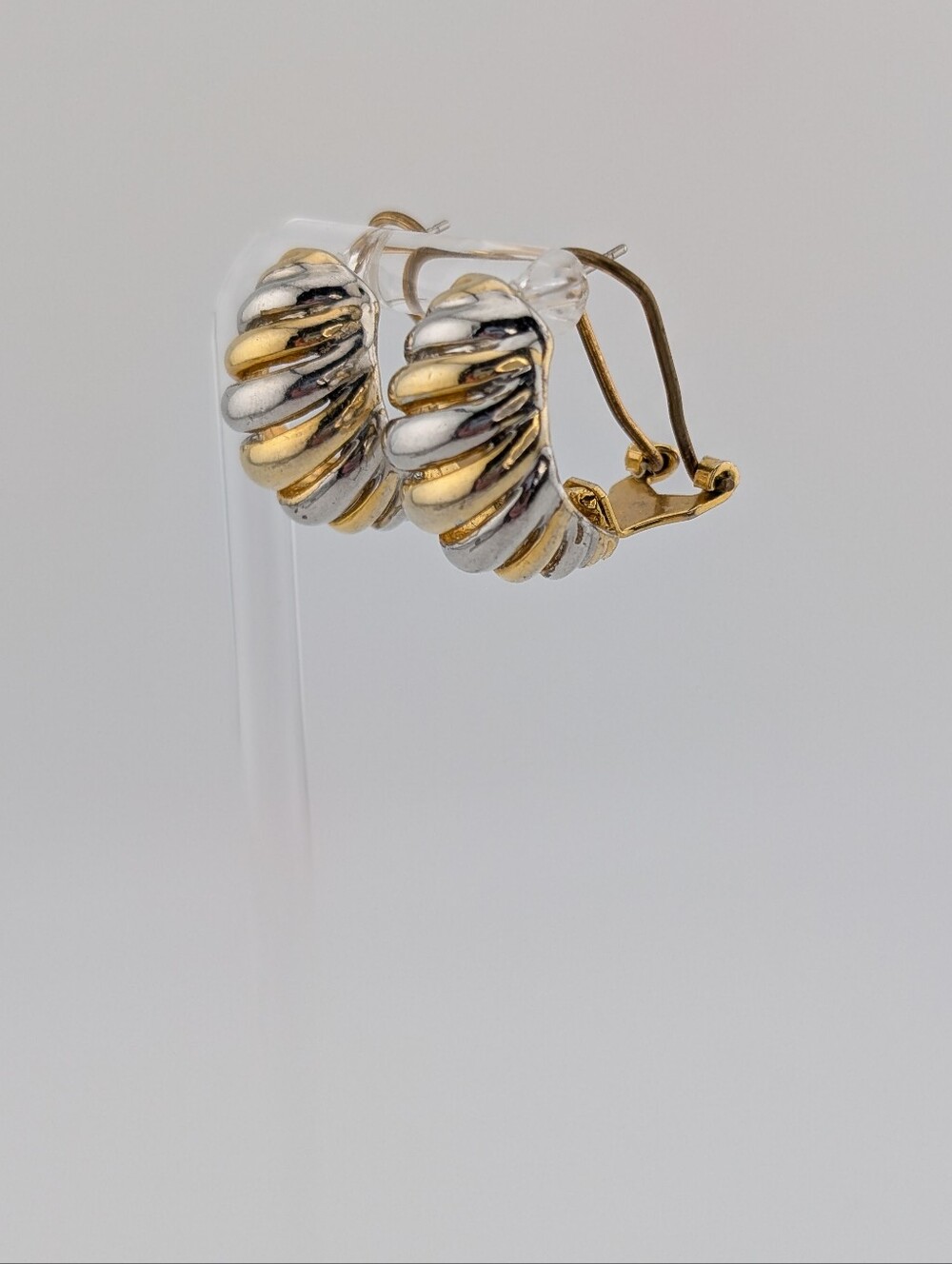 Vintage Shrimp Style Omega Back Chunky Ribbed Two Tone Gold And Silver Earrings - Picture 3 of 8